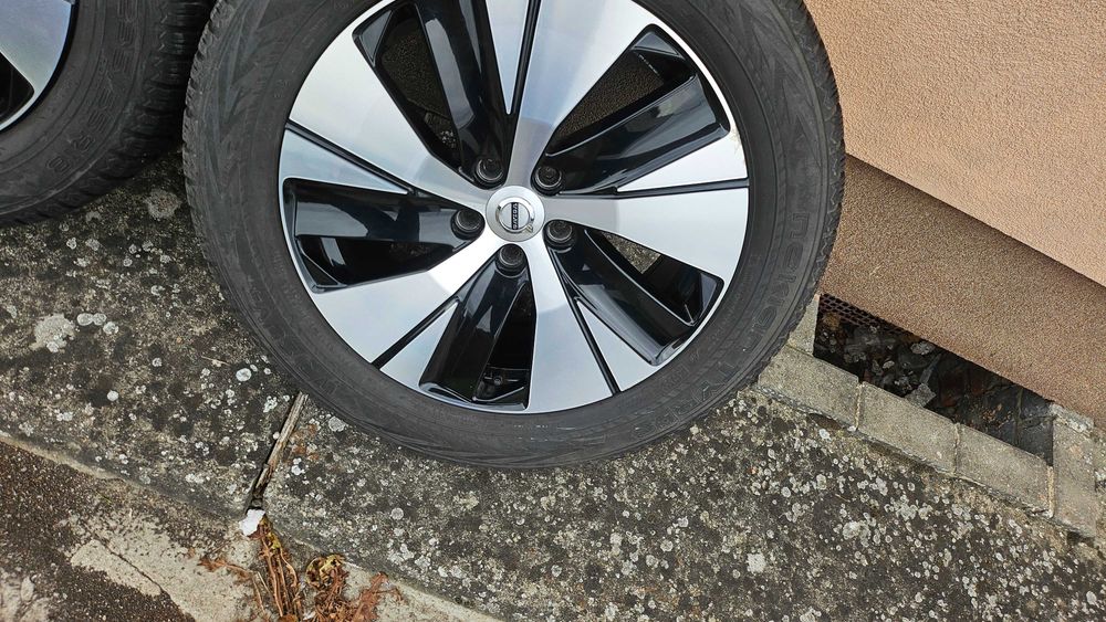 Koła Volvo xc 40  orginał Volvo opony zimowe