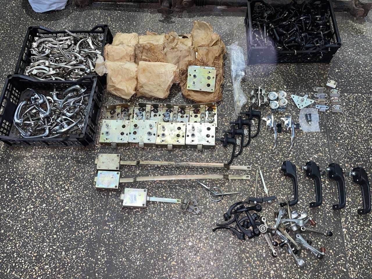 Замки Уаз, ручки дверні Уаз 452, Уаз 451, Уаз 469, УАЗ 3303, УАЗ 3151: ...