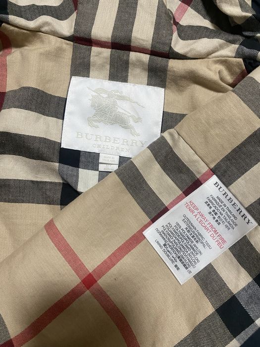 BURBERRY куртка, ветровка на подростка