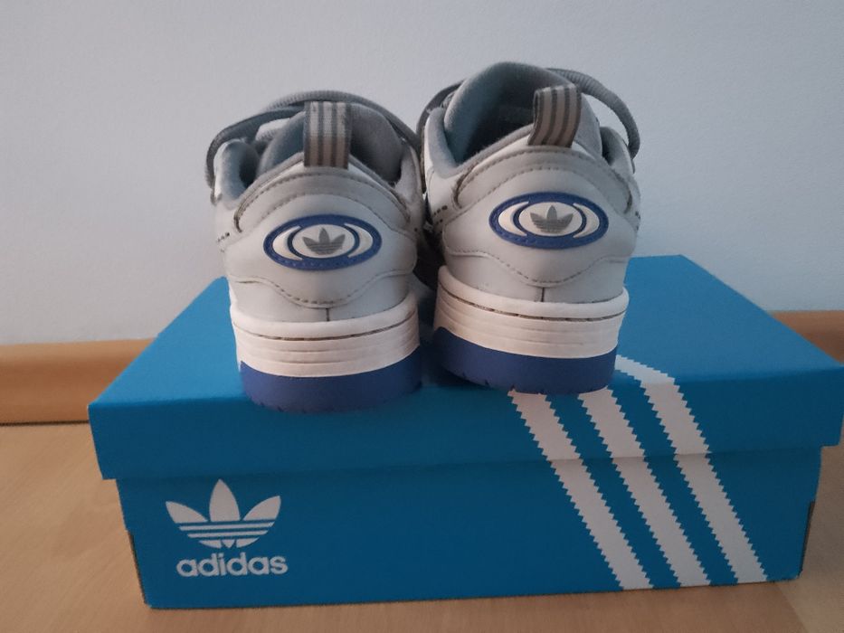 Buty Adidas model adi 2000