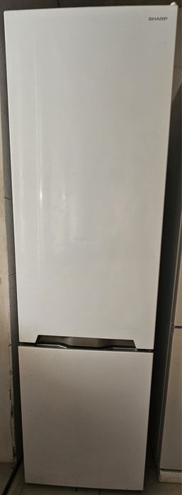 Продам двокамерний холодильник Sharp SJ-BB05DTXW1-UA