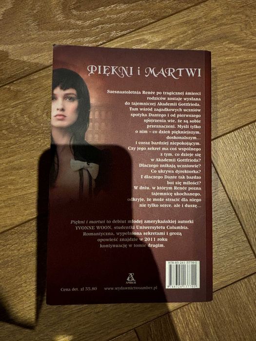 Piękni i martwi Woon Yvonne
