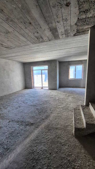 Продаж  зданого Таунхауса с Вовчинець.