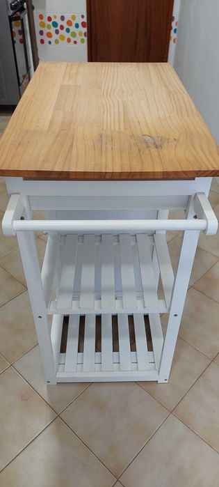 Móvel de apoio a cozinha