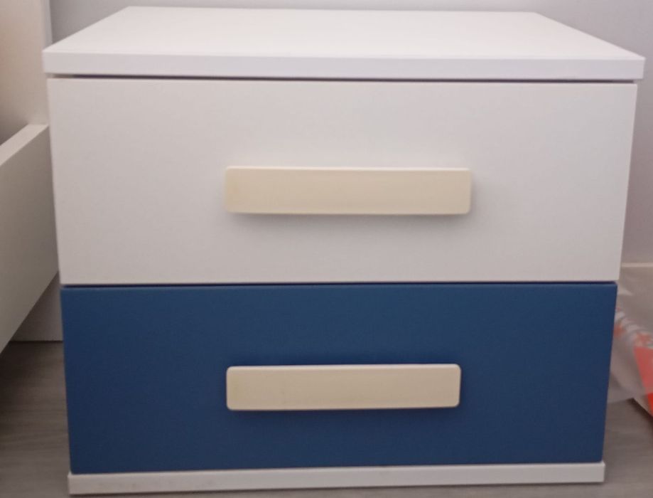 Quarto criança completo em muito Bom estado