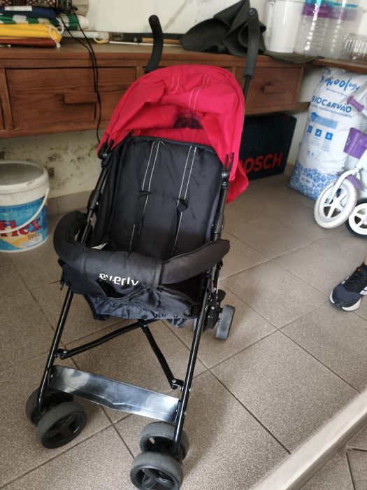 Carrinho de bebê tipo guarda chuva