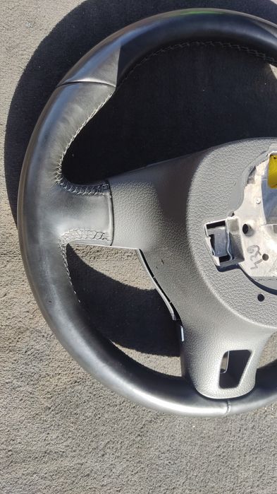Kierownica trójramienna multifunkcyjna Volkswagen Passat B7 z poduszką