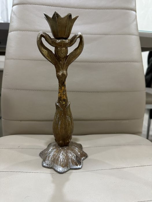 Підсвічник.    .