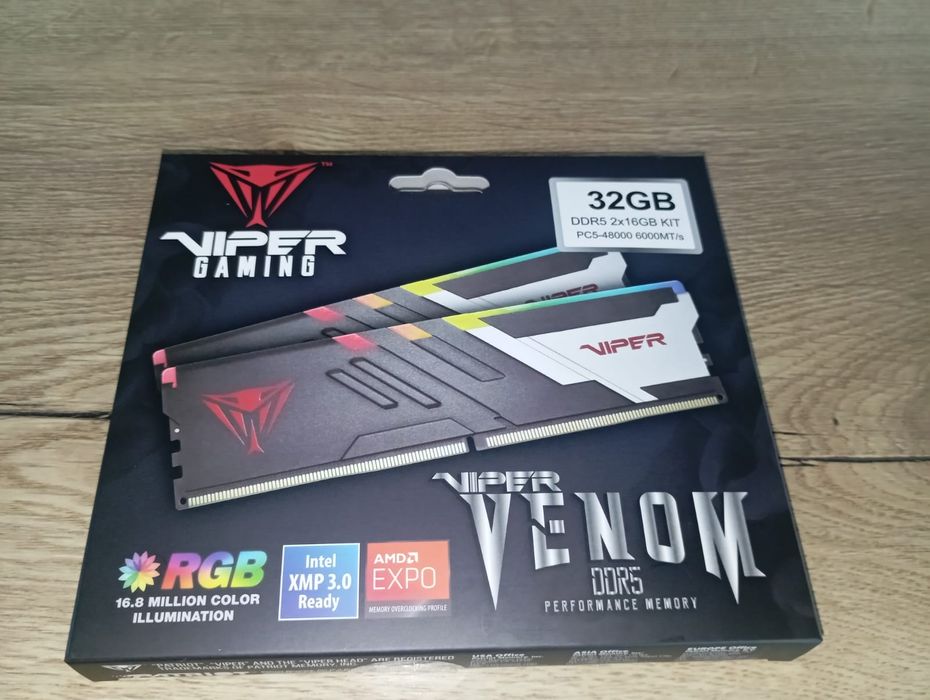 zestaw pamięci RAM Patriot Viper Venom RGB DDR5 o pojemności 32 GB (2x16 GB