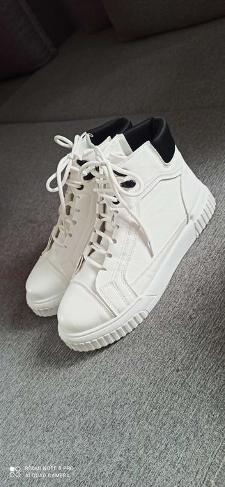 Nowy białe botki na jesień