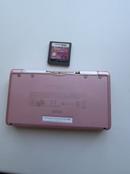 Продам ігрову консоль Nintendo 3DS Pink + гра Barbie