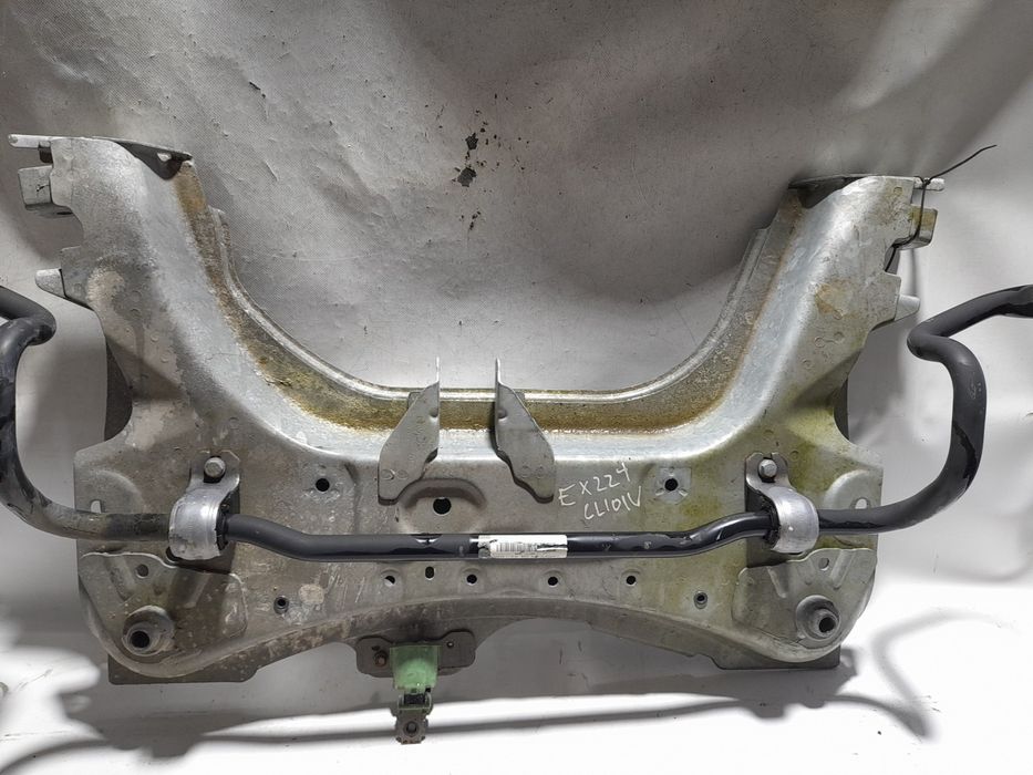 Charriot frente RENAULT Clio IV (BH_)