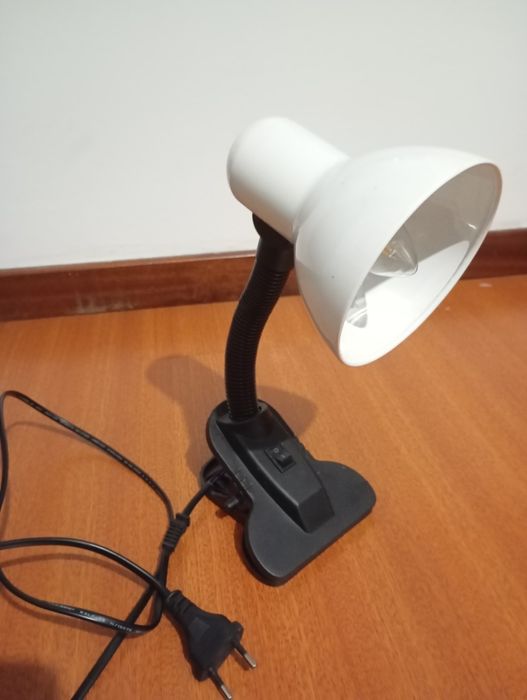 Candeeiro com gancho