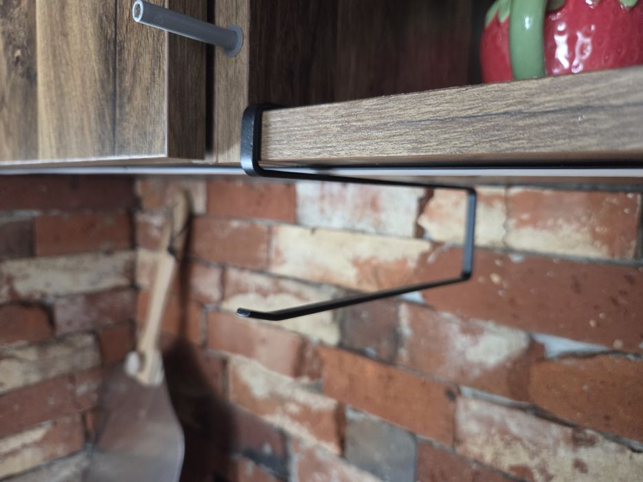 Uchwyt wieszak na ręczniki papierowe