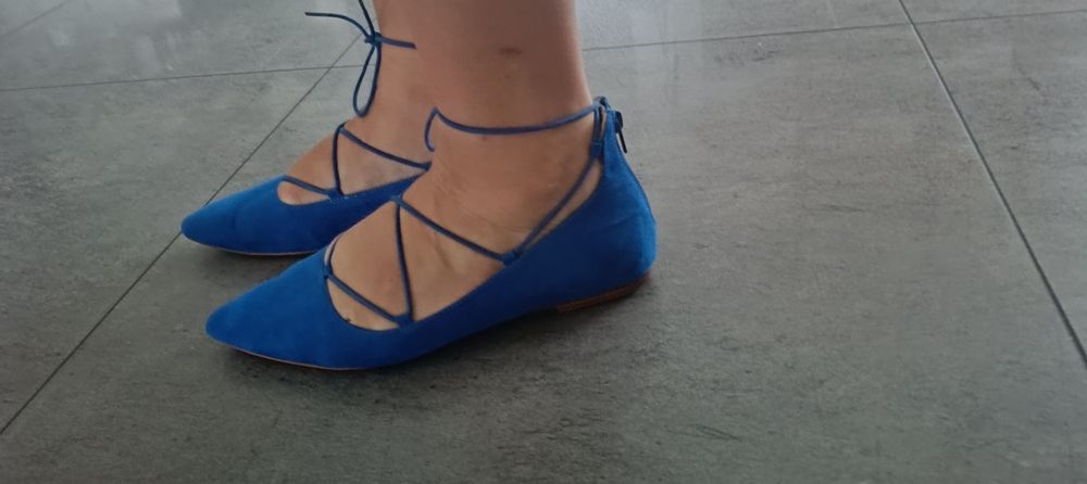 Baleriny wiązane, kolor chabrowy, rozmiar 41