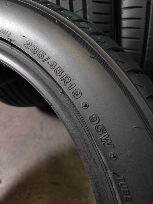 Шини літо r19 235 45 Bridgestone Alenza 24рік Японія