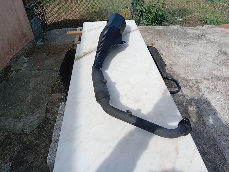 Escape completo Yamaha MT 125 de 2025