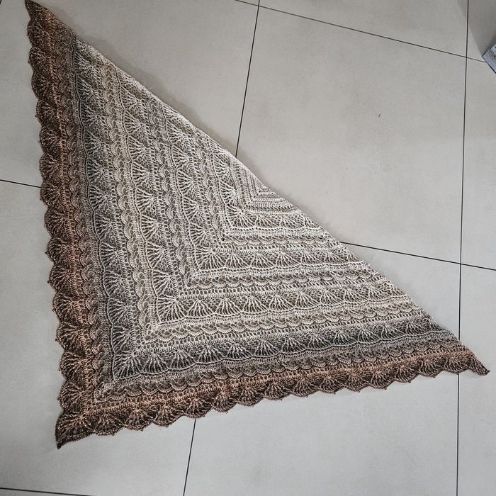 Chusta robiona ręcznie na szydełku rękodzieło Handmade