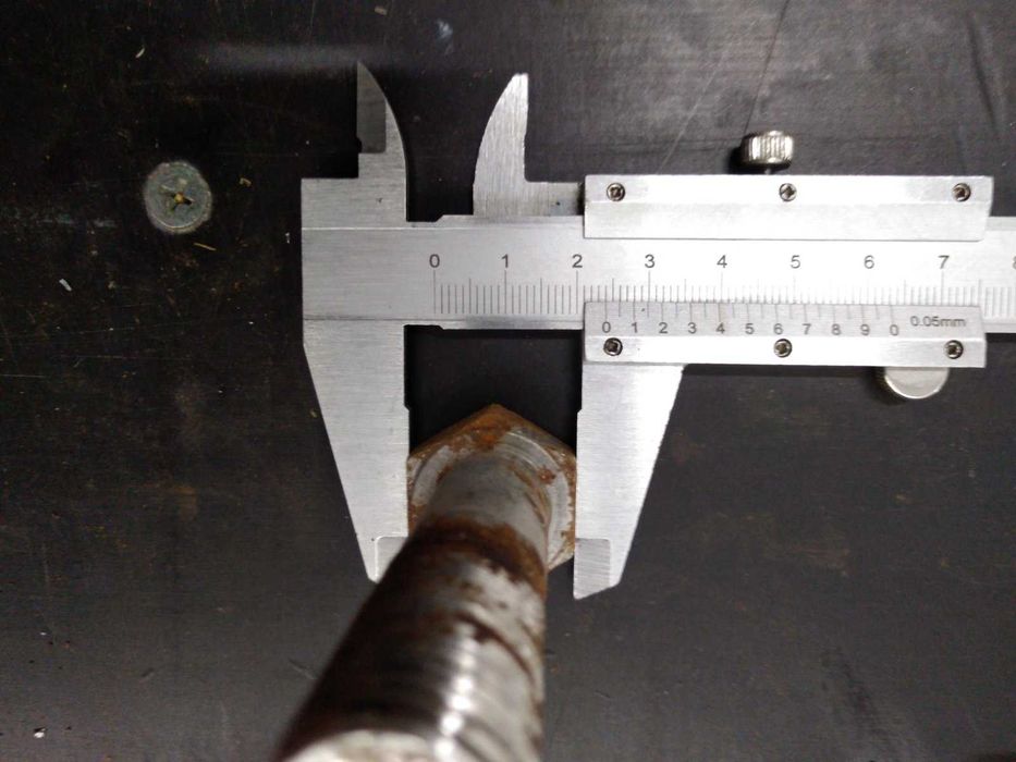 болт м16 . с гайкой