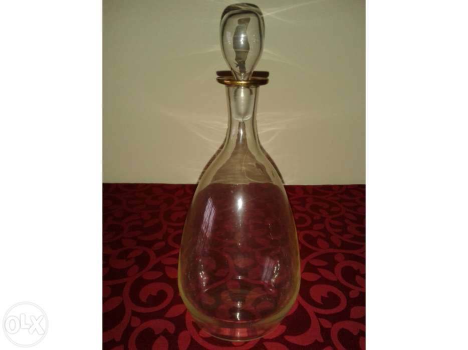 Garrafa em vidro com friso dourado muito antiga
