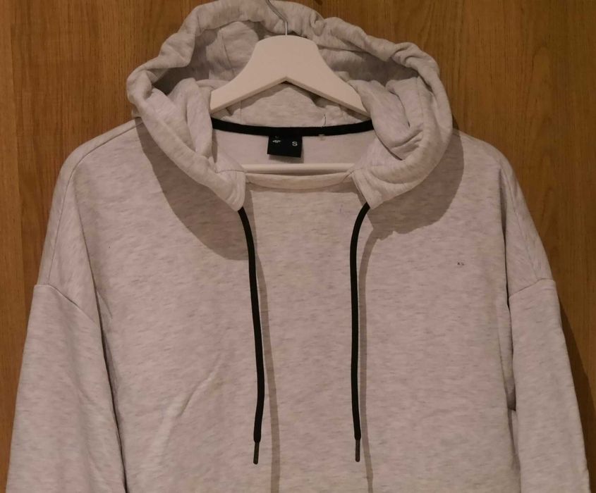 4F świetna bluza krótka logo 36 S