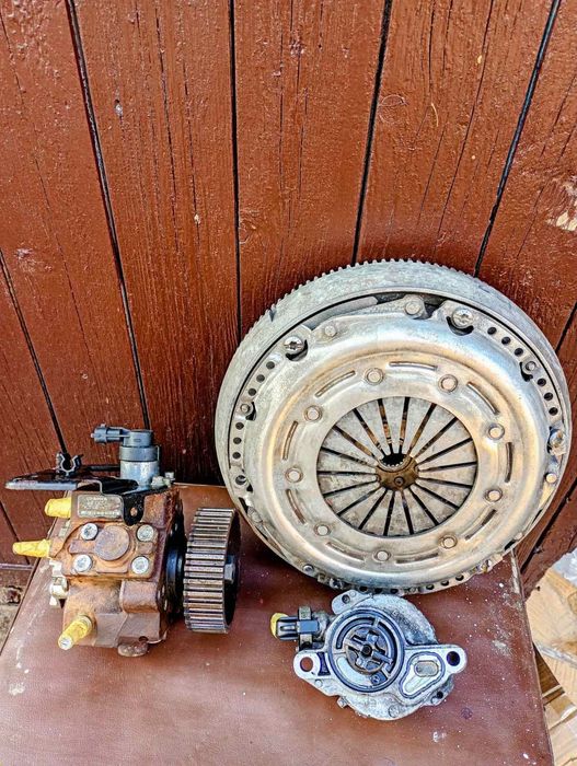 Продам  щеплення, демпферний маховик Форд,Пежо,Сітроен. Насос тндв