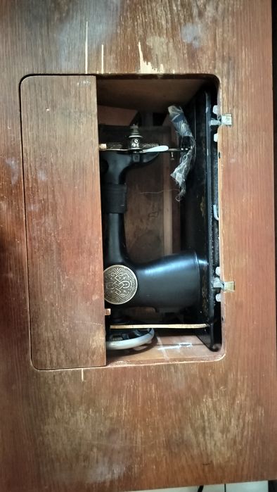 Швейна машинка подільська з тумбою