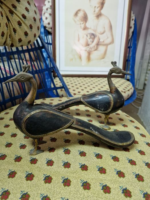 Vendo jarras e decorações antigas