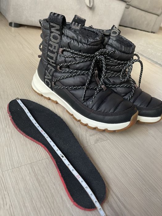 Чоботи The North Face Thermobal . Дутіки жіночі. Снігоходи