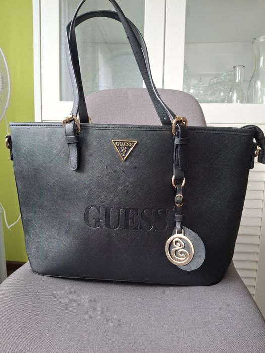 Torebka damska czarna Guess