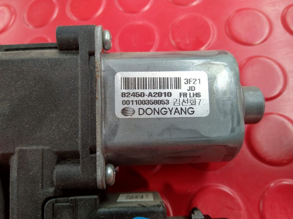 Motor Elevador Frente Esq - 82450-A2010 / 82450A2010 - KIA CEE'D (JD)