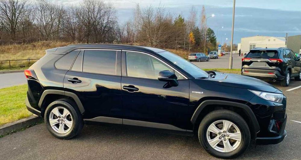 Toyota RAV4 2020 року