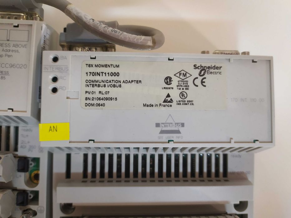 Automato Schneider TSX Momentum 171CCC96020 / IO Bus / Power Supply