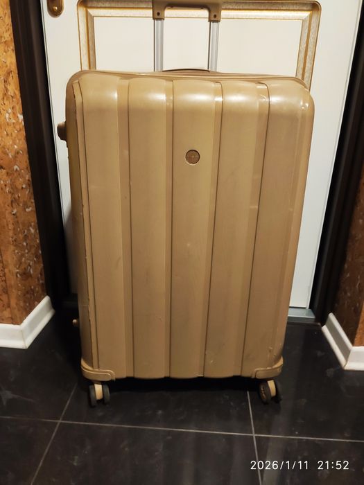 Большой чемодан на 4колесах