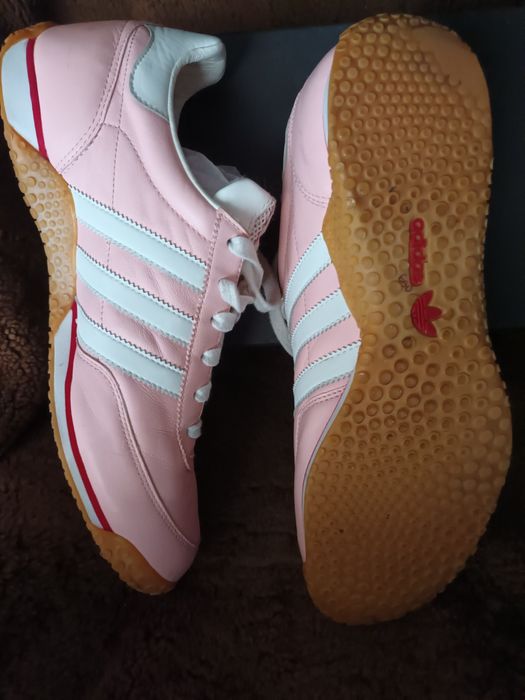 Кросівки   adidas орігінал,стан дуже добрий 9 . 43.уст.27.5 шкіра натуральна зверху і в середині