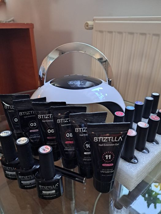 Zestaw do przedłużenia paznokci.