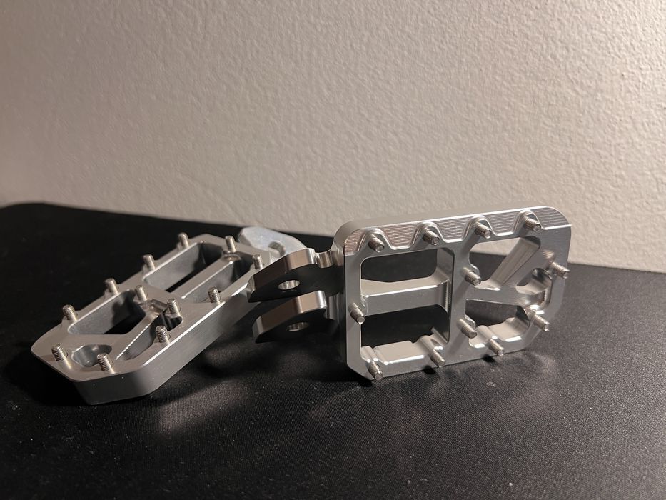 FootPegs/Peseiras CNC para Surron Light Bee/lbx