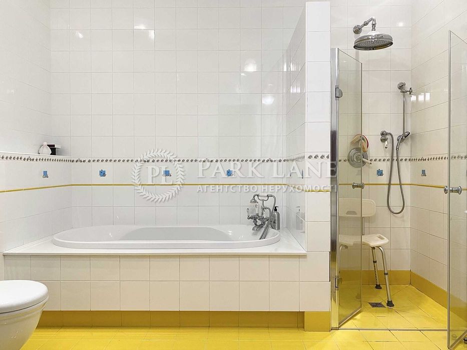 Конча-Заспа. Дамба. Дом с выходом на Днепр. 50 соток земли.