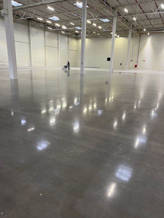 Szlifowanie, polerowanie betonu, renowacja posadzek, beton polerowany