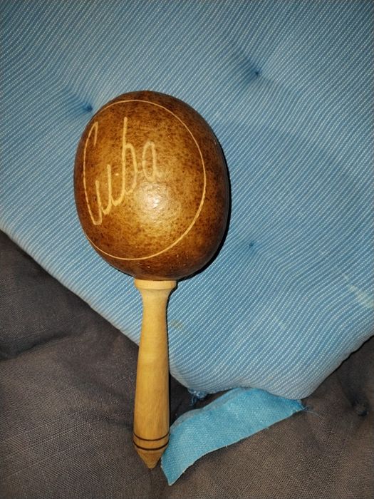 Maracas (2), como se vê na foto oriundas de Cuba