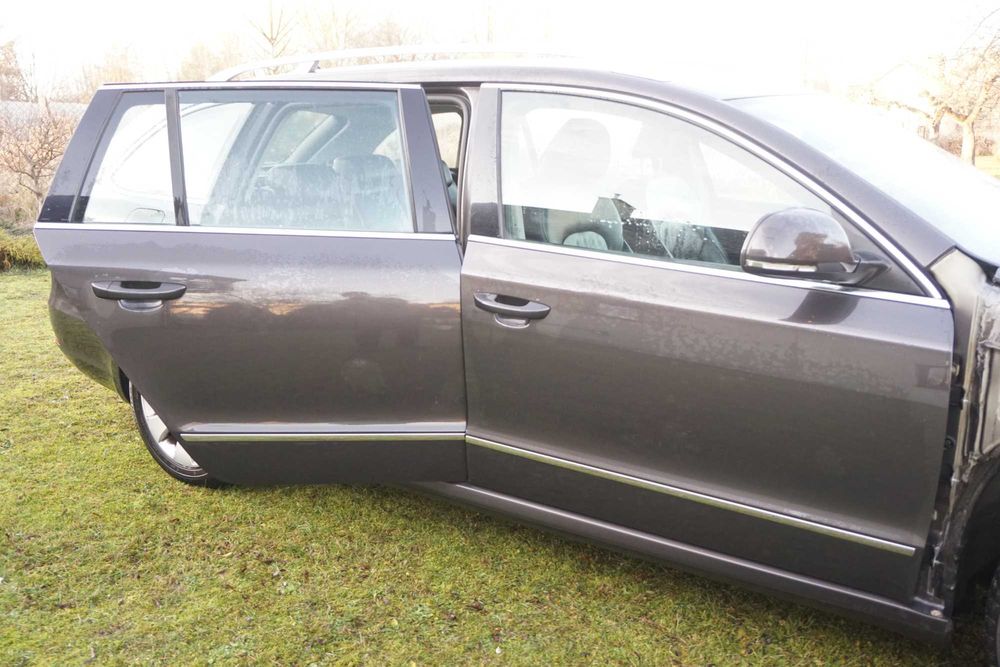 Kompletne drzwi Prawe tył drzwi prawe tylne Skoda Superb II 3T Ładne*