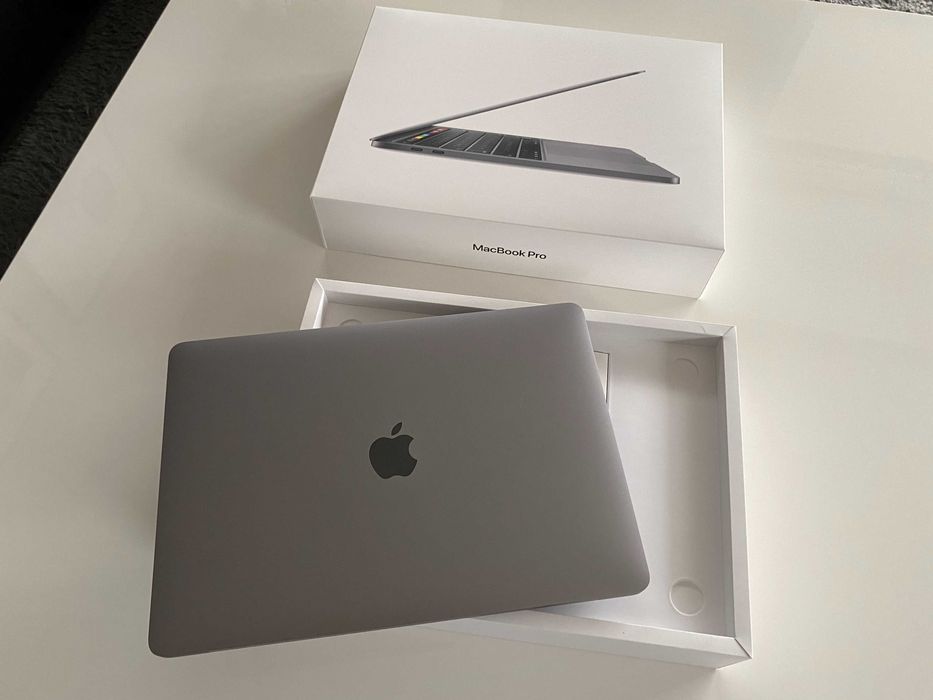 Apple MacBook Pro 13” 2020 | i5 | 8GB RAM | 512GB SSD | B. ZADBANY