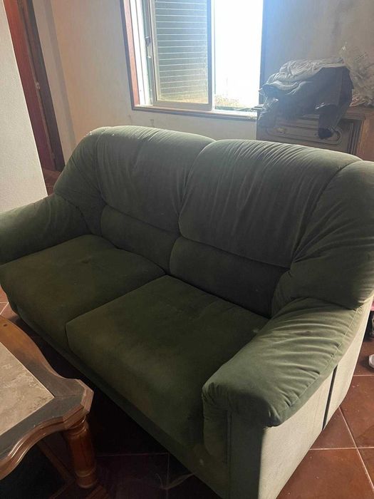 Conjunto de 3 sofás e 1 mesinha de centro