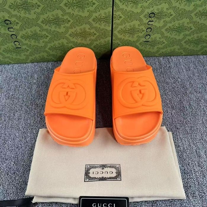 Klapki Gucci-od ręki