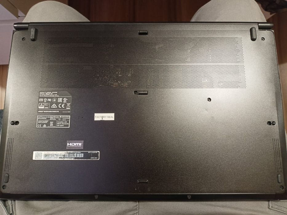 Laptop MSI modern 15 A10M