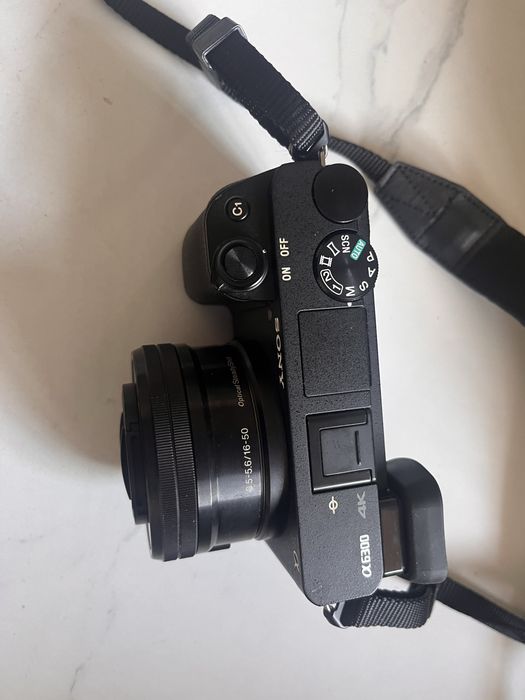 Sony Alpha 6300 + objetiva extra