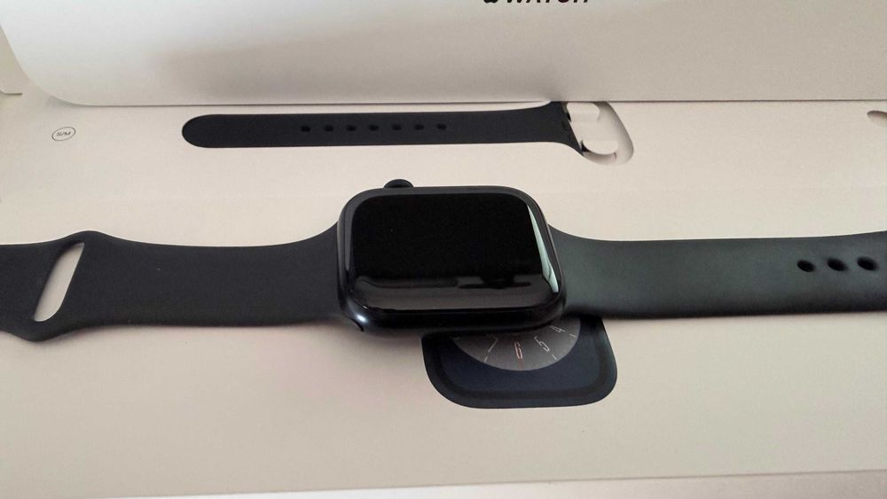 Apple Watch Series 8 GPS 45 mm preto
