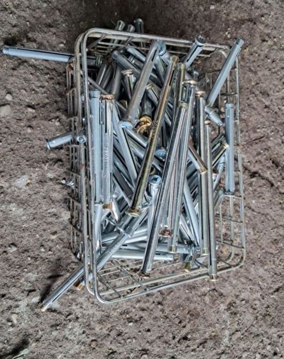 Kołki rozporowe metalowe 10x92 i 10x152