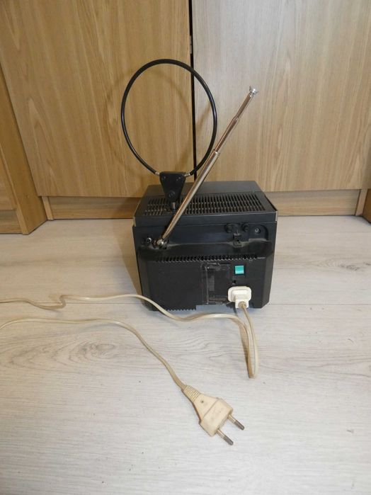 Telewizorek firmy SILELIS  405  D1