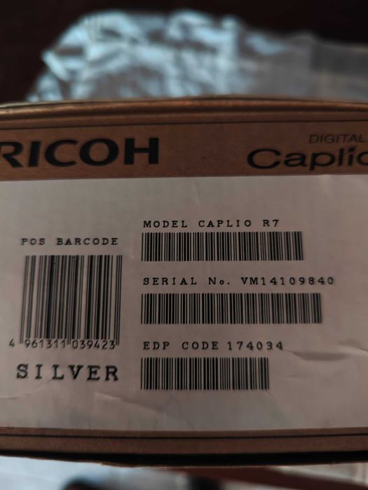 Ricoh Caplio R7 Digital Camera64584485599746124